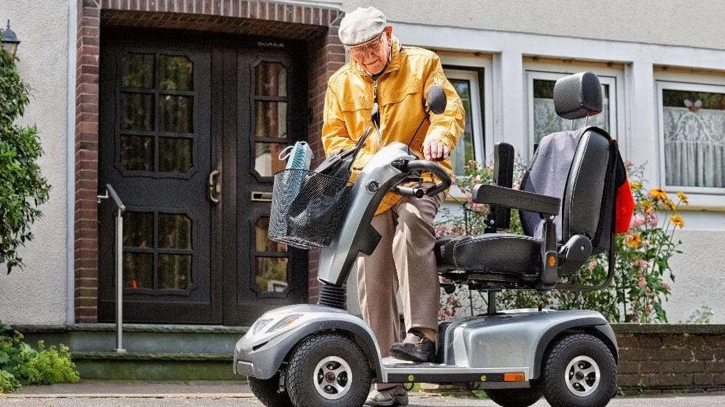 Top 5 Mobility Scooter Charging Mistakes You’re Making(Solution Guide in 2025)