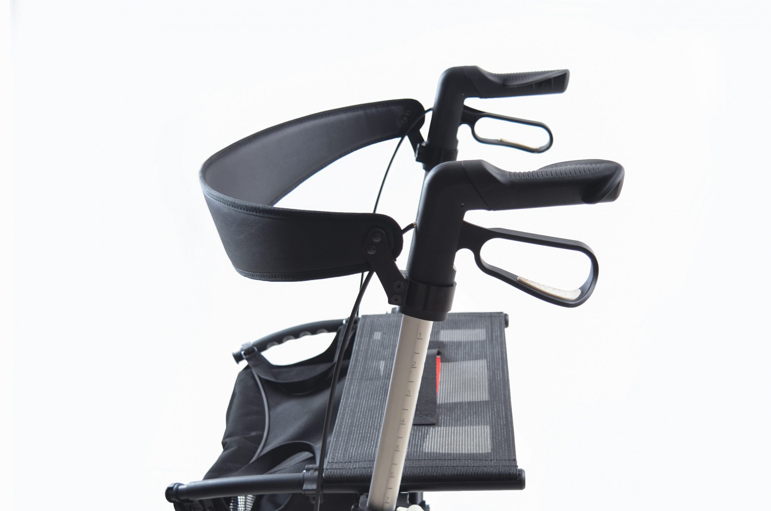 Ergonomic Handlebars with Soft Padding