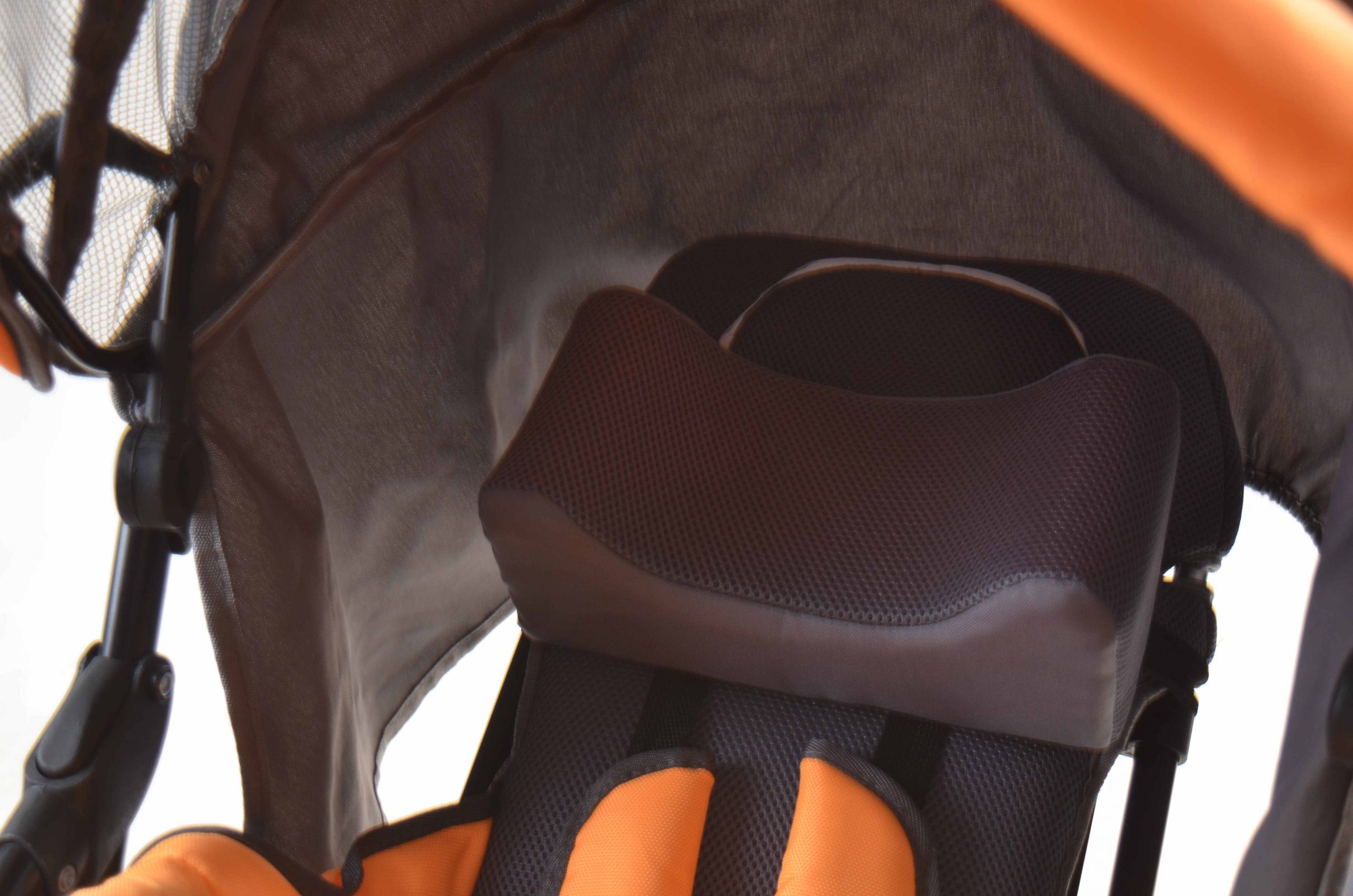 Buggy YK8001 – Headrest Close-Up